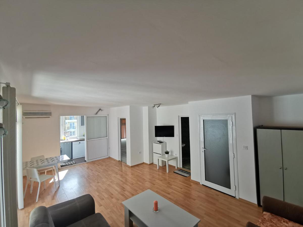 부르가스 4Th Floor 아파트 외부 사진